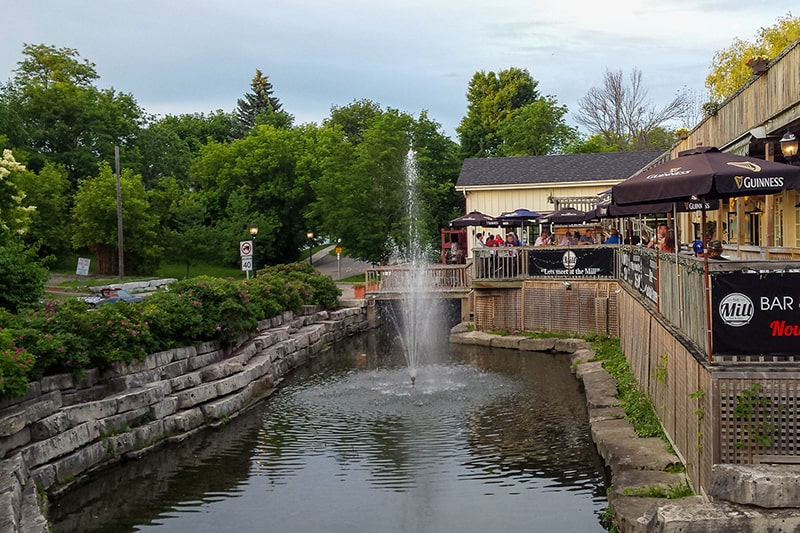 Commercial water fountain in Markham, Ontario