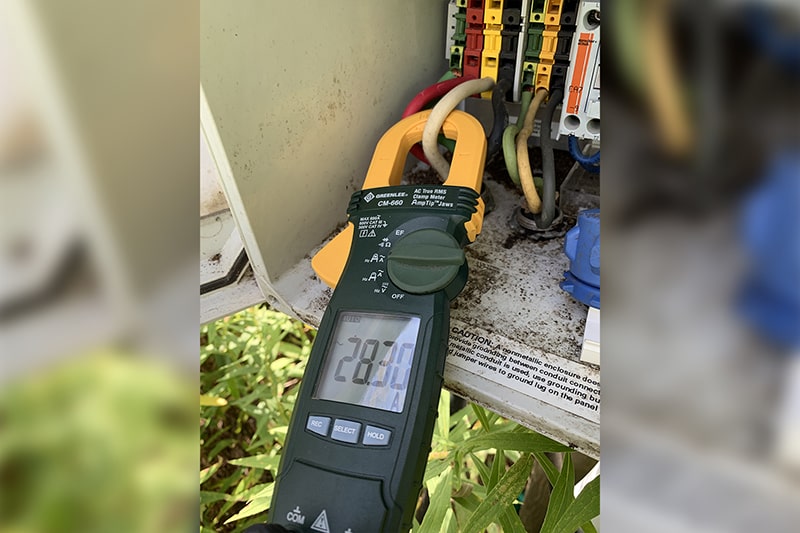 Clamp meter used to check a floating fountain circuit for lost amperage